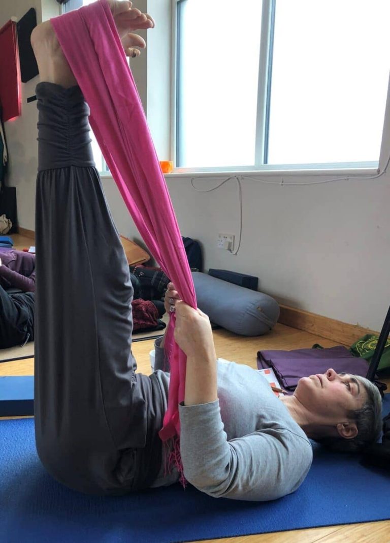 Julie leg stretch cropped 1 768x1068