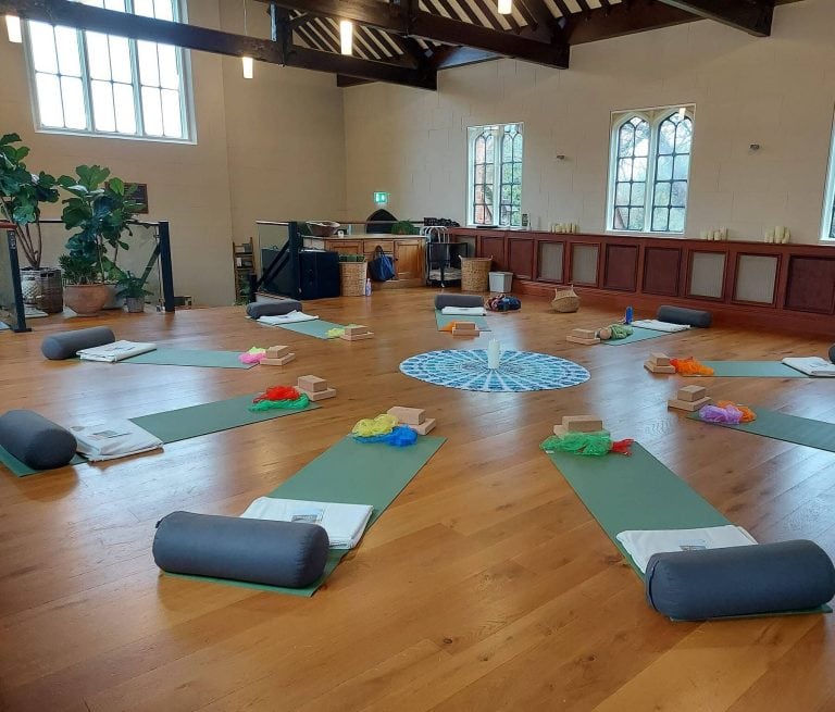 Mumandbabyyoga 768x655