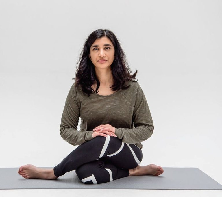 Personal Branding Photographer Edinburgh Davina Chauhan YinYoga FB LI web 5 768x682