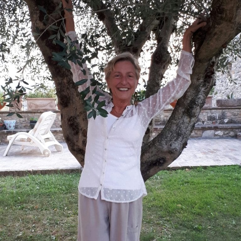Sue publicity with tree. 2 768x768