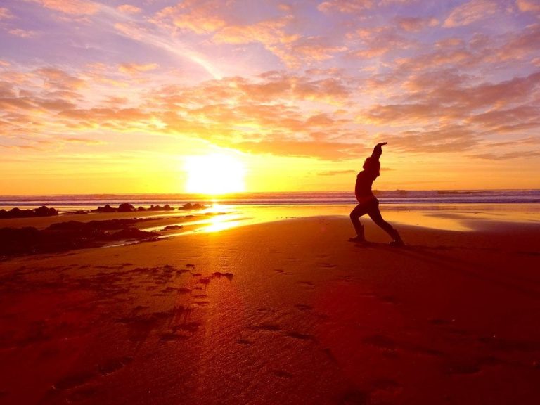 Sunset yoga 768x576