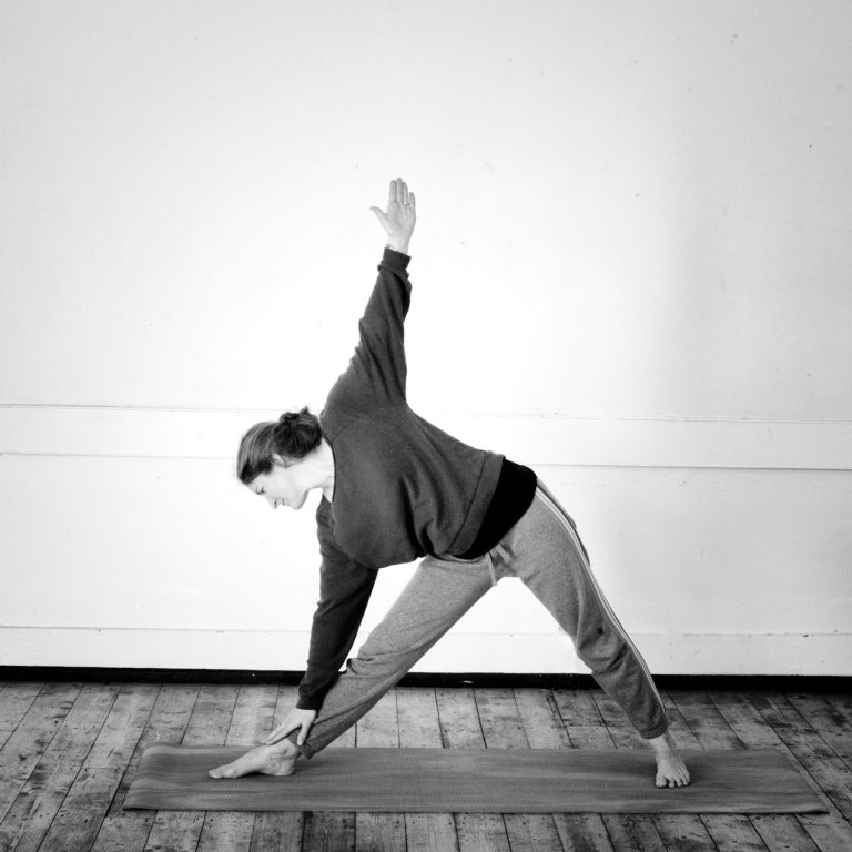 bex trinagle pose scaled 1 768x768