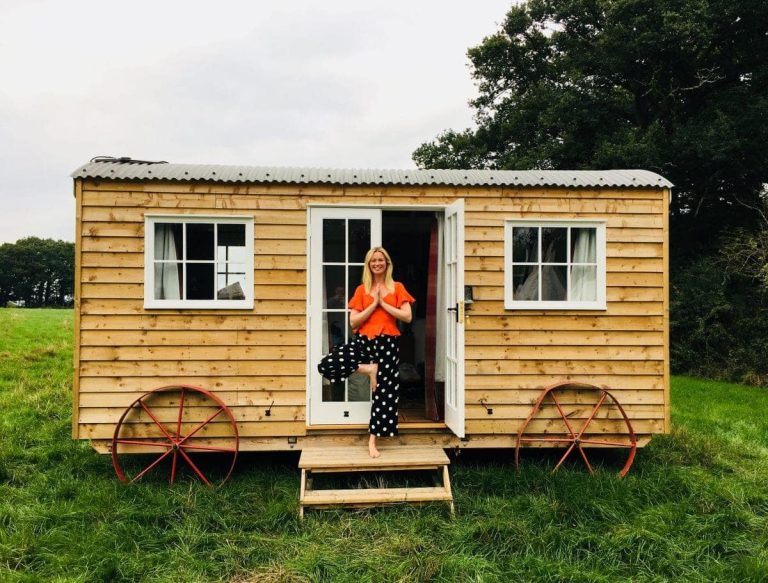 shepherds hut yoga 768x583