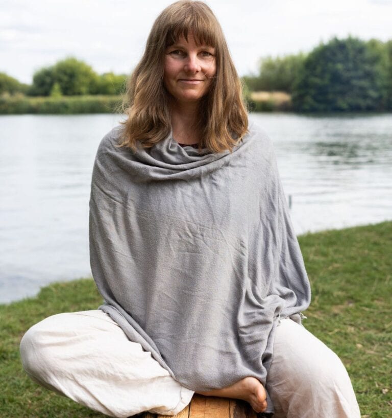 Bara - Yoga Teacher, Breathwork & Massage Therapist in Reading and West Berkshire. Bara - Yoga Teacher, Breathwork & Massage Therapist in Reading and West Berkshire.