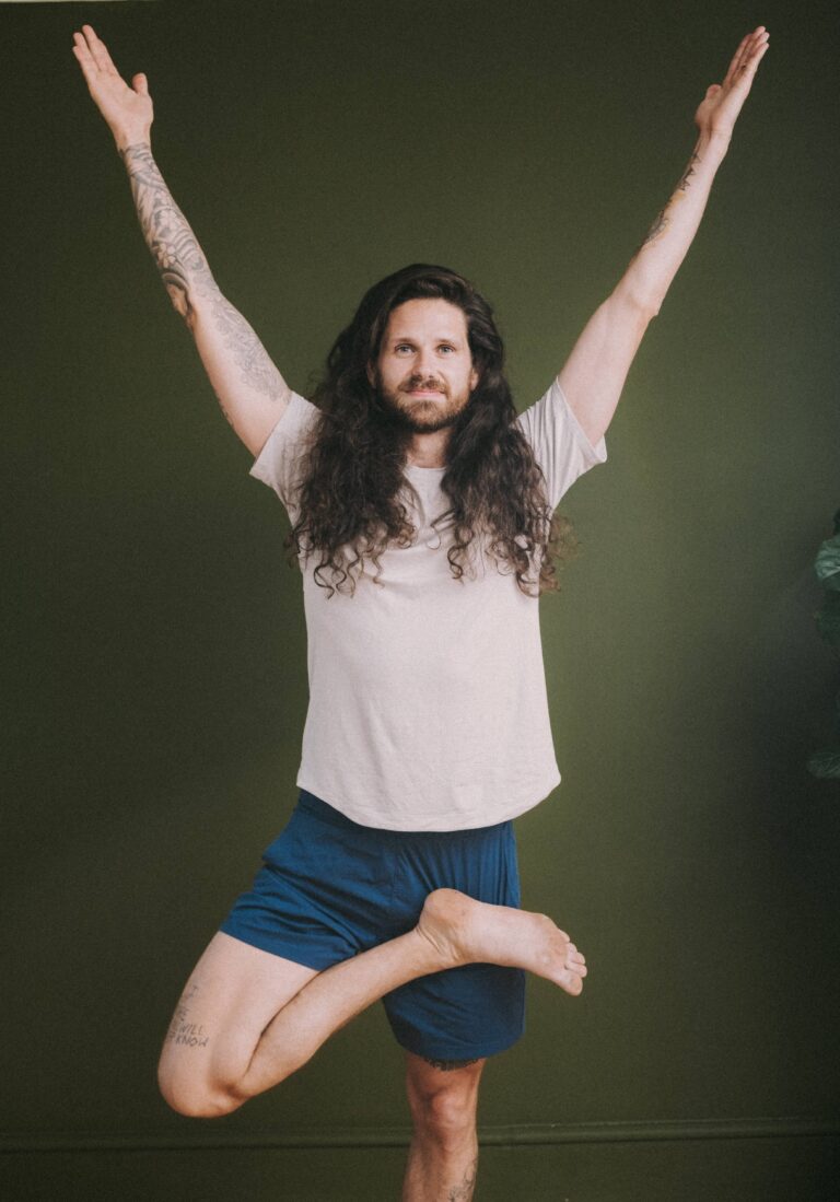 yoga  768x1099