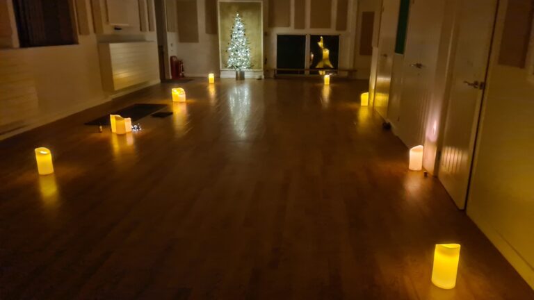candlelit hall 768x432